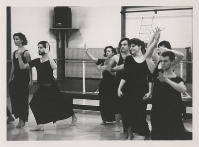 Monnaie Dance Group/Mark Morris rehearsing "Dido and Aeneas" at Rue Bara Studios, 1987