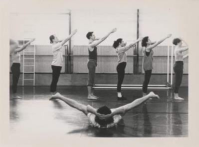 Monnaie Dance Group/Mark Morris rehearsing at Rue Bara Studios, circa 1990