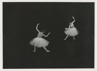 Penny Hutchinson and Tina Fehlandt in "Minuet and Allegro in G," 1985