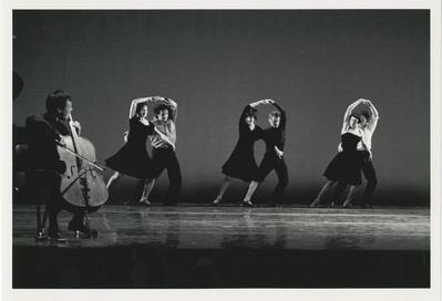 Yo-Yo Ma and the Dance Group in the premiere performance run of "The Argument," 1999