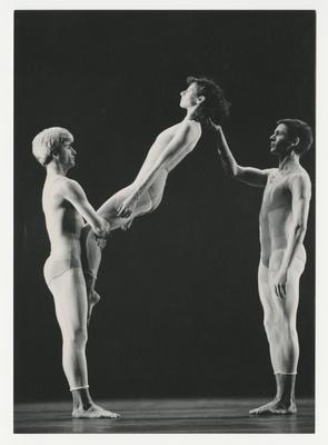 Donald Mouton, Teri Weksler, and Joachim Schlömer in "Frisson," 1988