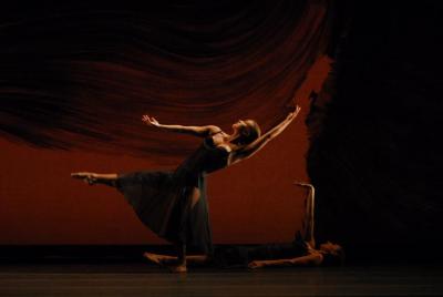 Rita Donahue and Amber Merkens in "Eleven" from "Mozart Dances," 2006