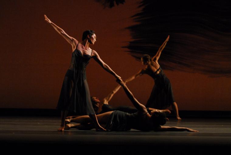Maile Okamura and Michelle Yard (in foreground) and Amber Merkens and Rita Donahue (in background) in "Eleven" from "Mozart Dances," 2006
