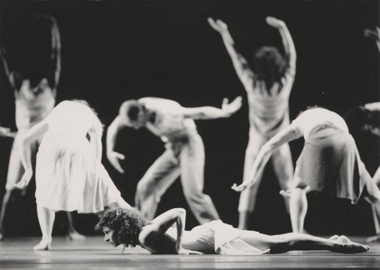 Teri Weksler (foreground) and Monnaie Dance Group/Mark Morris in "Gloria," 1988