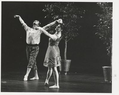 Mark Morris and Susan Hadley in the premiere performance run of "Pièces en Concert," 1986