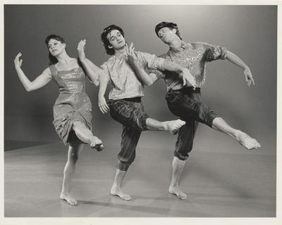 Susan Hadley, Mark Morris, and Rob Besserer in "Pièces en Concert," 1986