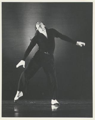 Mark Morris in the premiere performance run of "Three Preludes," 1992